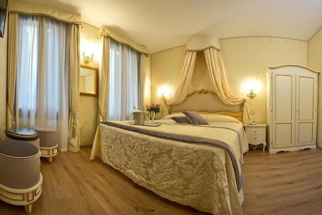 Residenza Goldoni Bed and Breakfast Venedig Exteriör bild