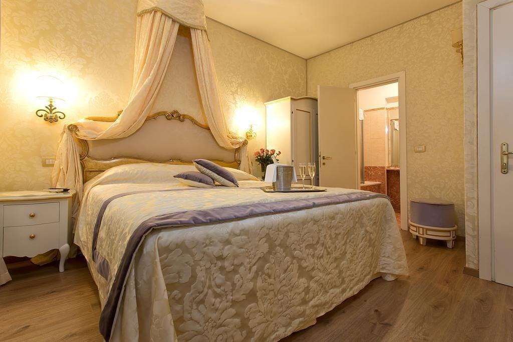 Residenza Goldoni Bed and Breakfast Venedig Exteriör bild