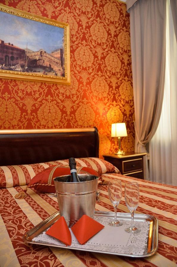 Residenza Goldoni Bed and Breakfast Venedig Rum bild